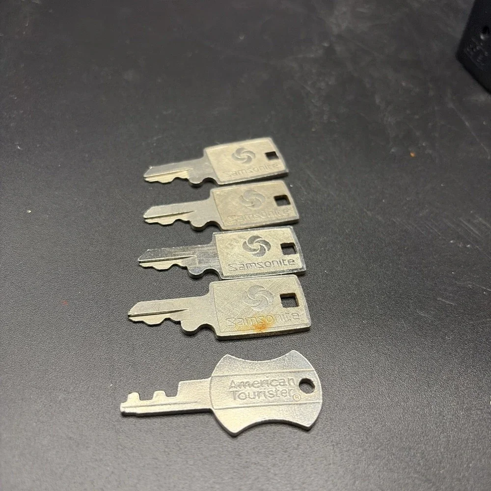 Lot Of 5 Vintage Samsonite/American Tourister Luggage Keys 170S/ Key Lot Bundle